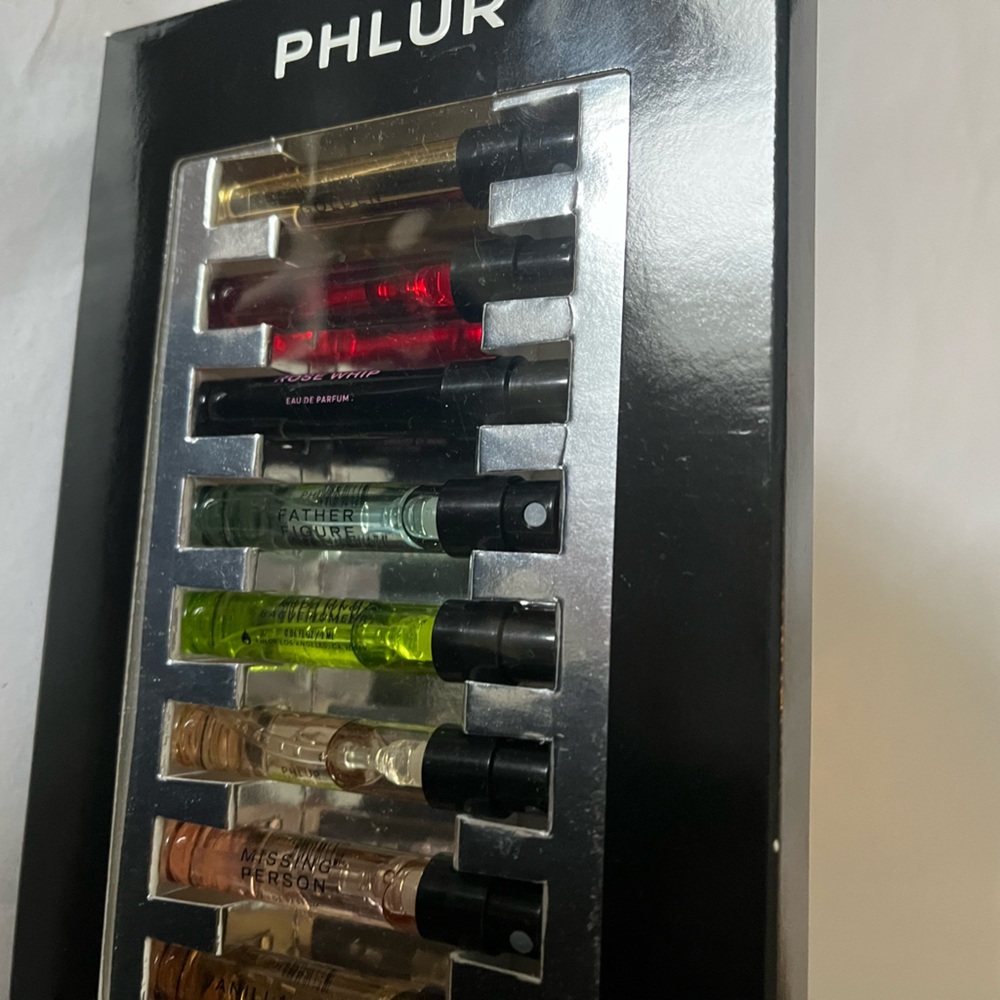 Phlur Discovery Set - Multi-Color Fragrance Collection - Picture 5 of 5